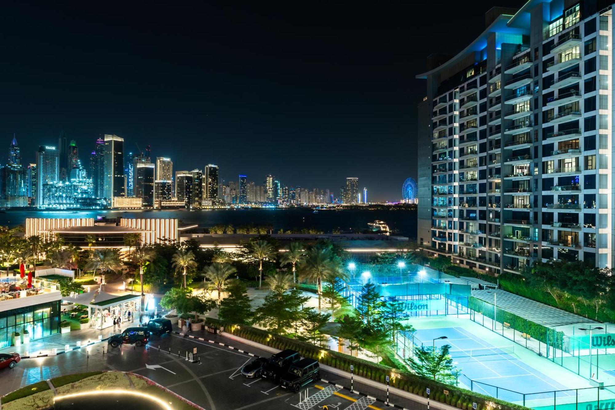 Cozy With Access -palm Jumeirah Apartment Dubai