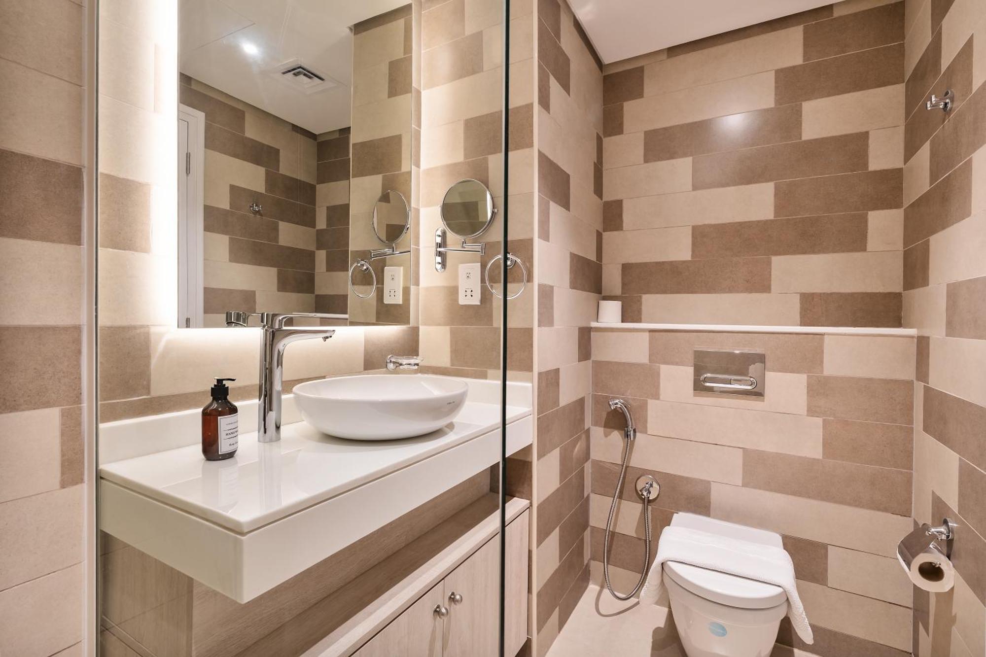 Apartment Cozy With Access -palm Jumeirah Dubai
